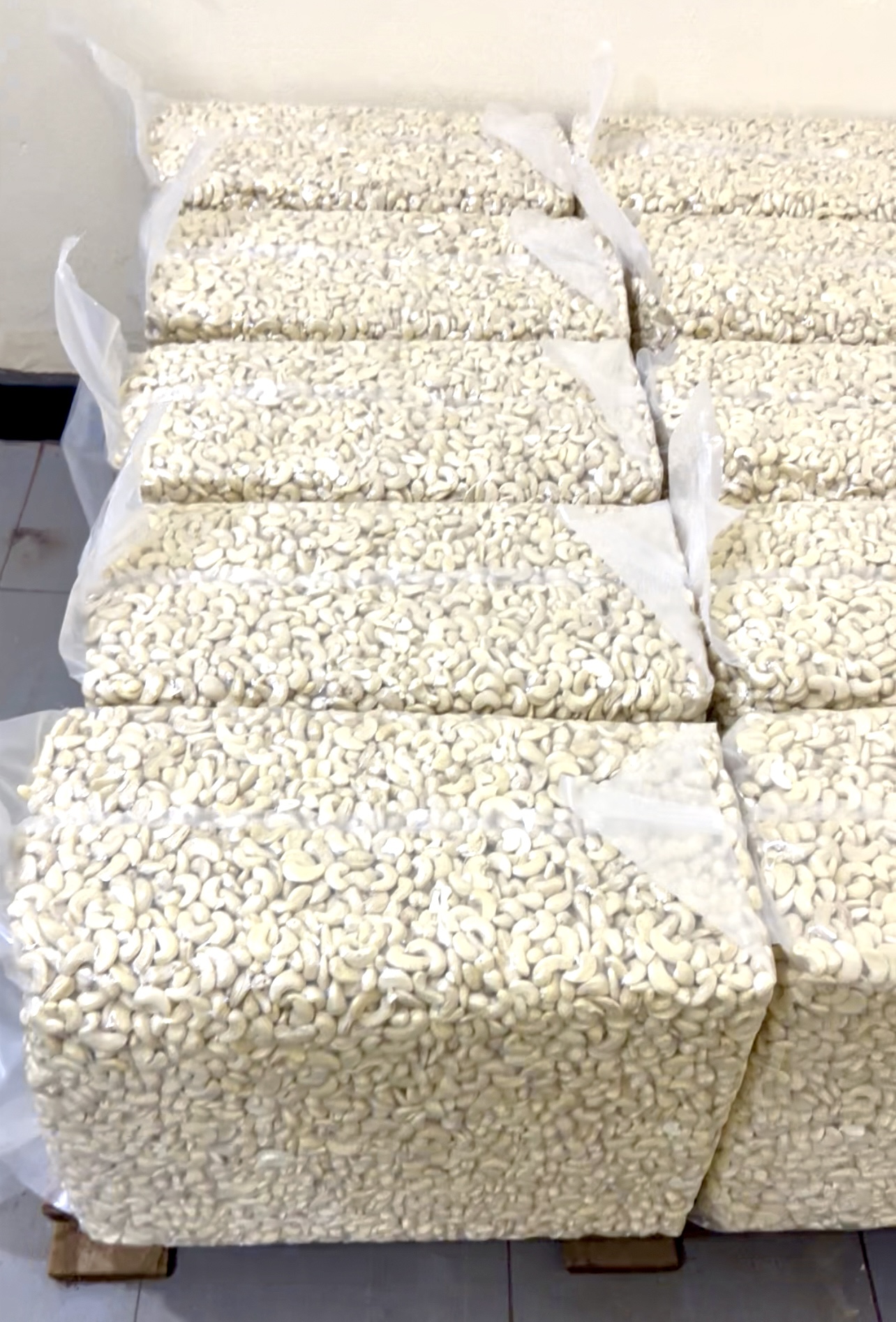 Exportable Cashew Nut Brick